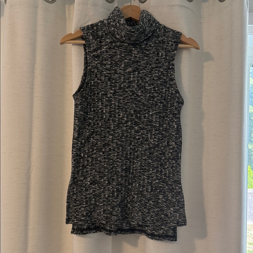 Mendocino Black and White Sleeveless Turtleneck Top